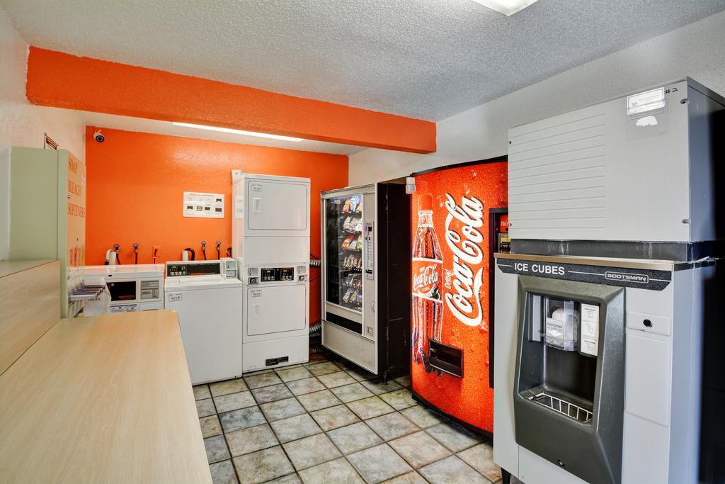Motel 6-Southington, Ct - Hartford エクステリア 写真