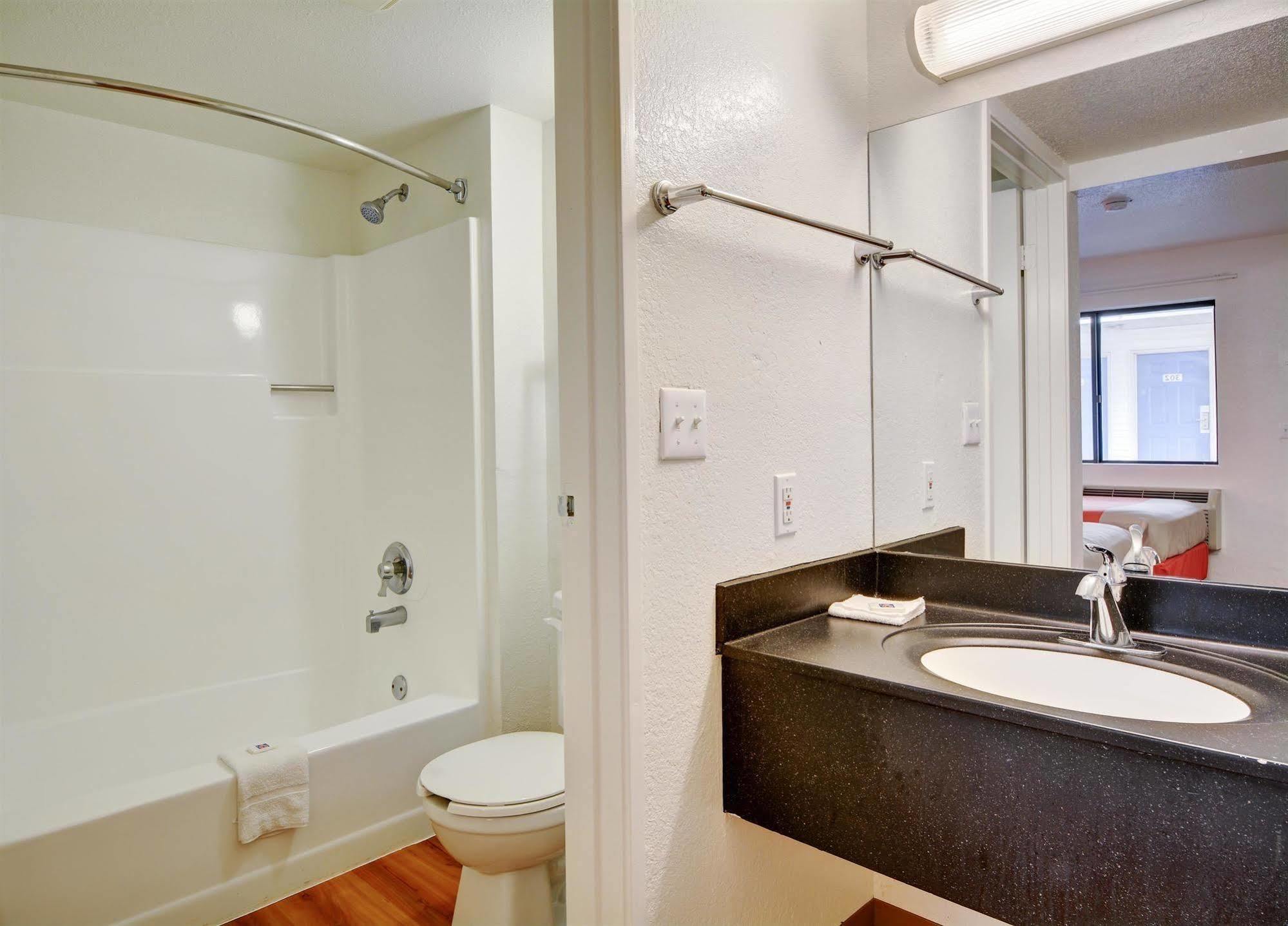 Motel 6-Southington, Ct - Hartford エクステリア 写真