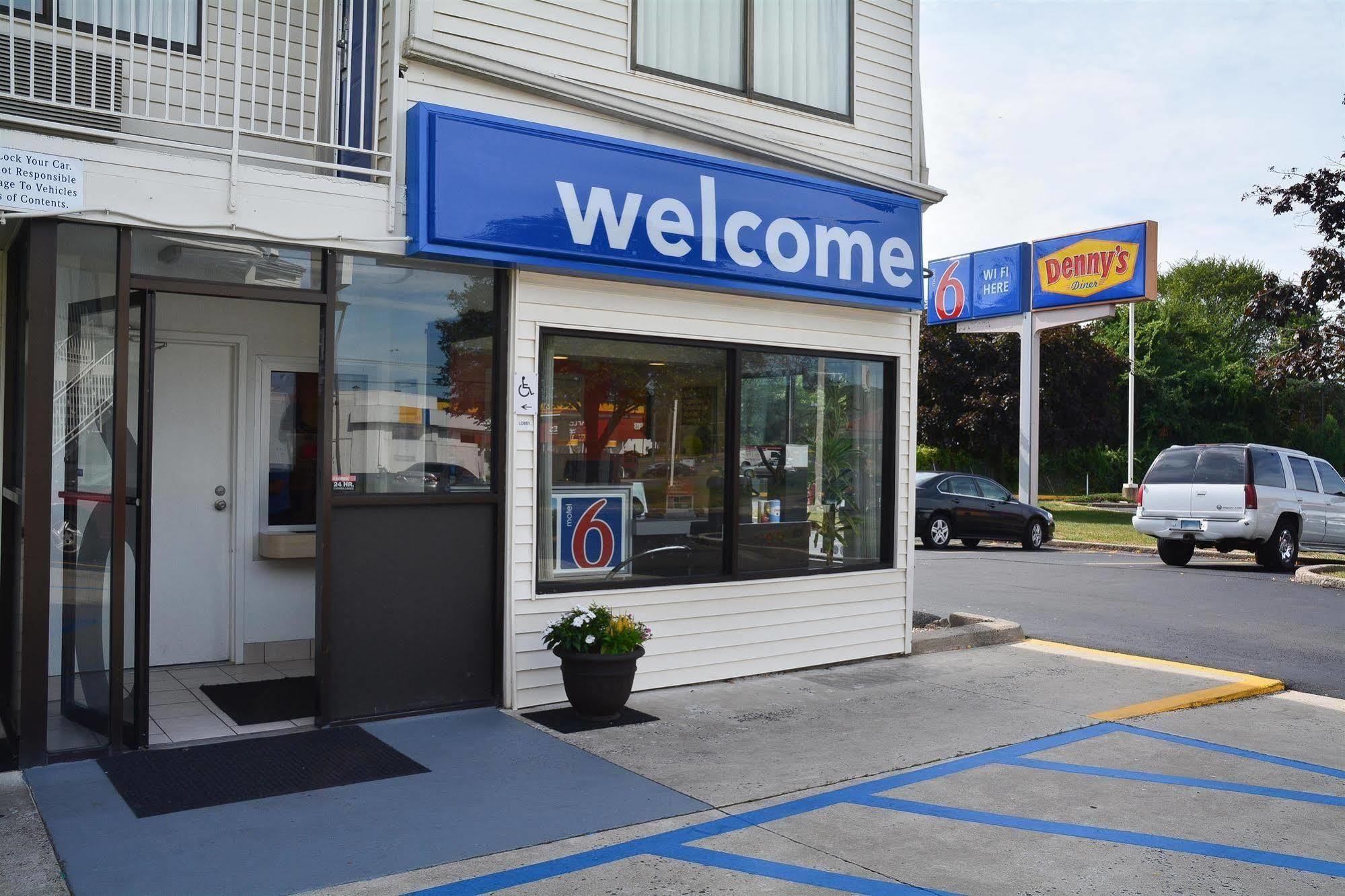 Motel 6-Southington, Ct - Hartford エクステリア 写真