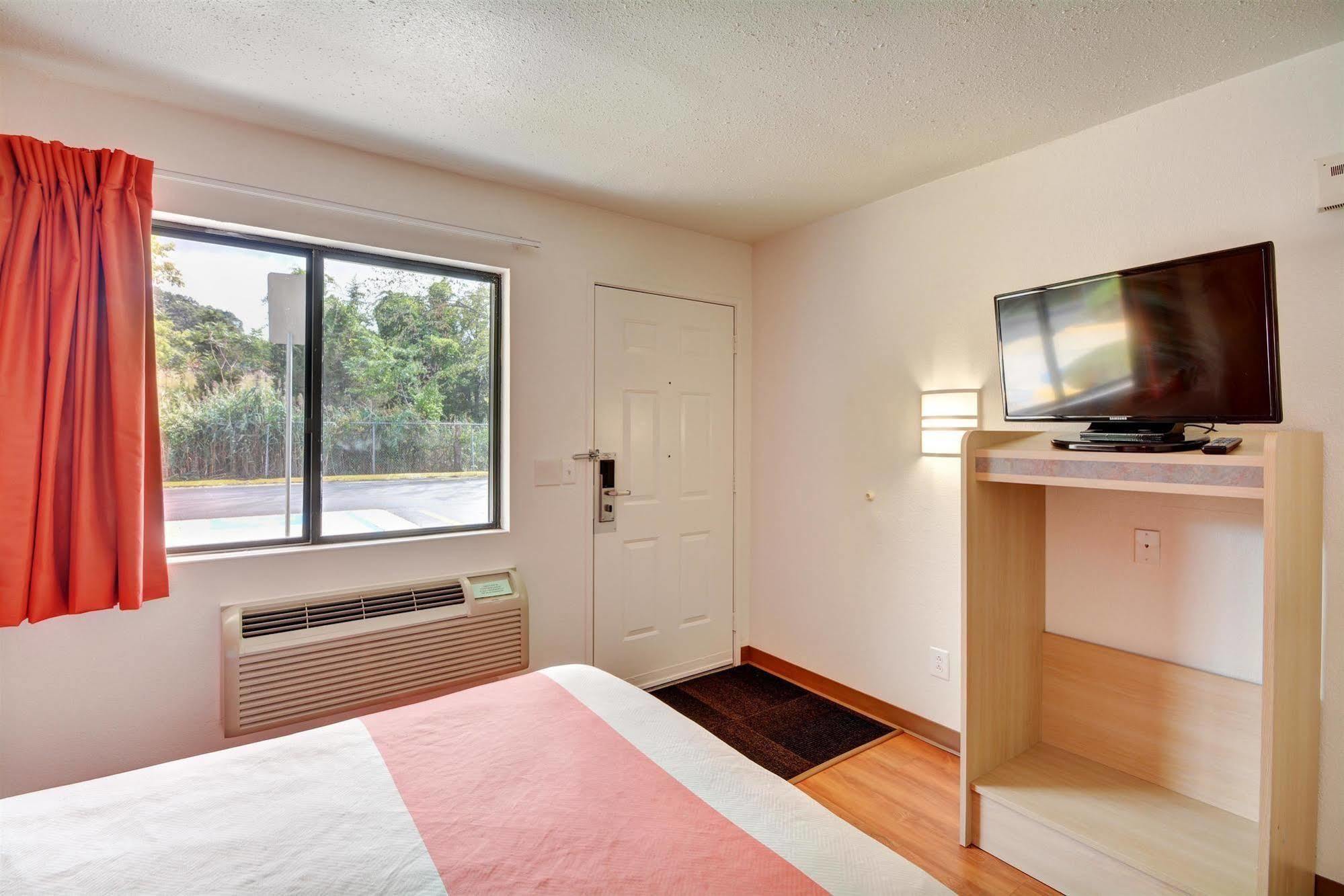 Motel 6-Southington, Ct - Hartford エクステリア 写真