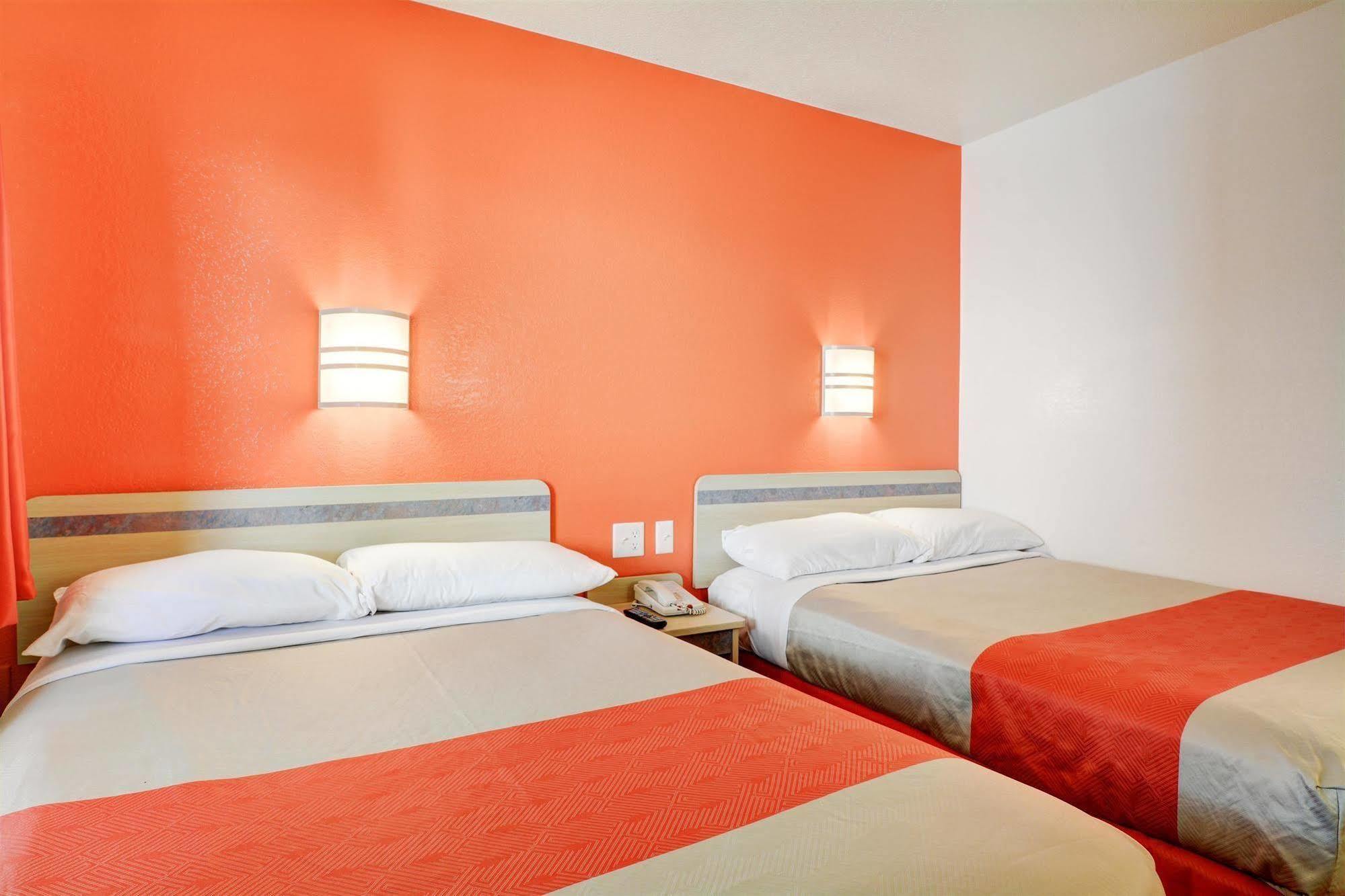 Motel 6-Southington, Ct - Hartford エクステリア 写真