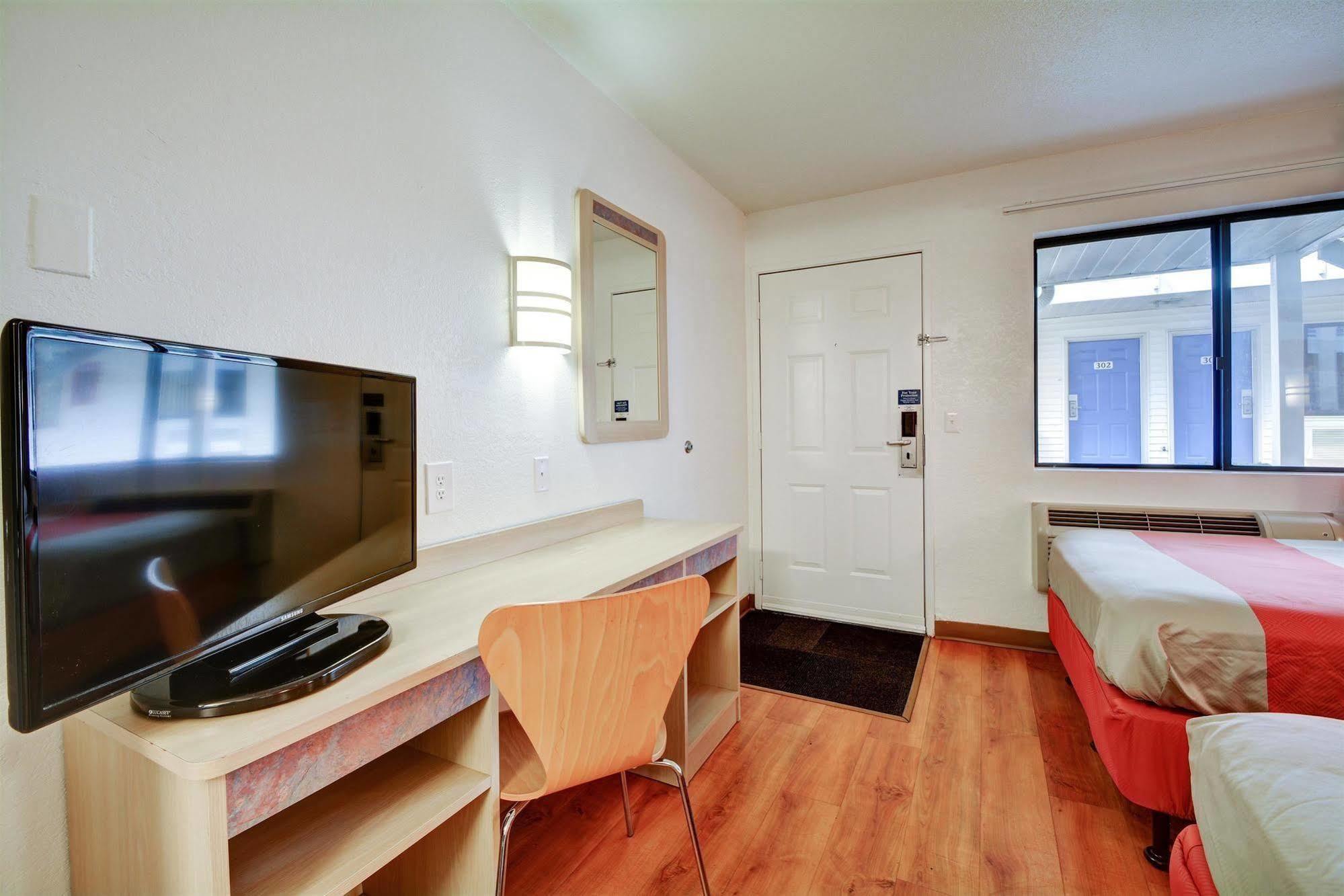 Motel 6-Southington, Ct - Hartford エクステリア 写真