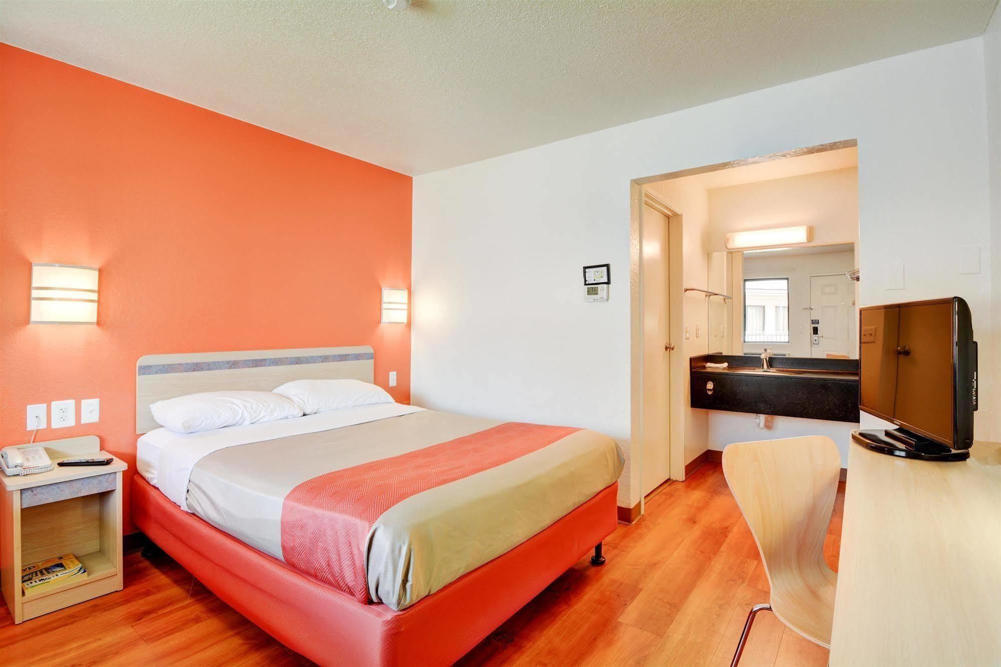 Motel 6-Southington, Ct - Hartford エクステリア 写真