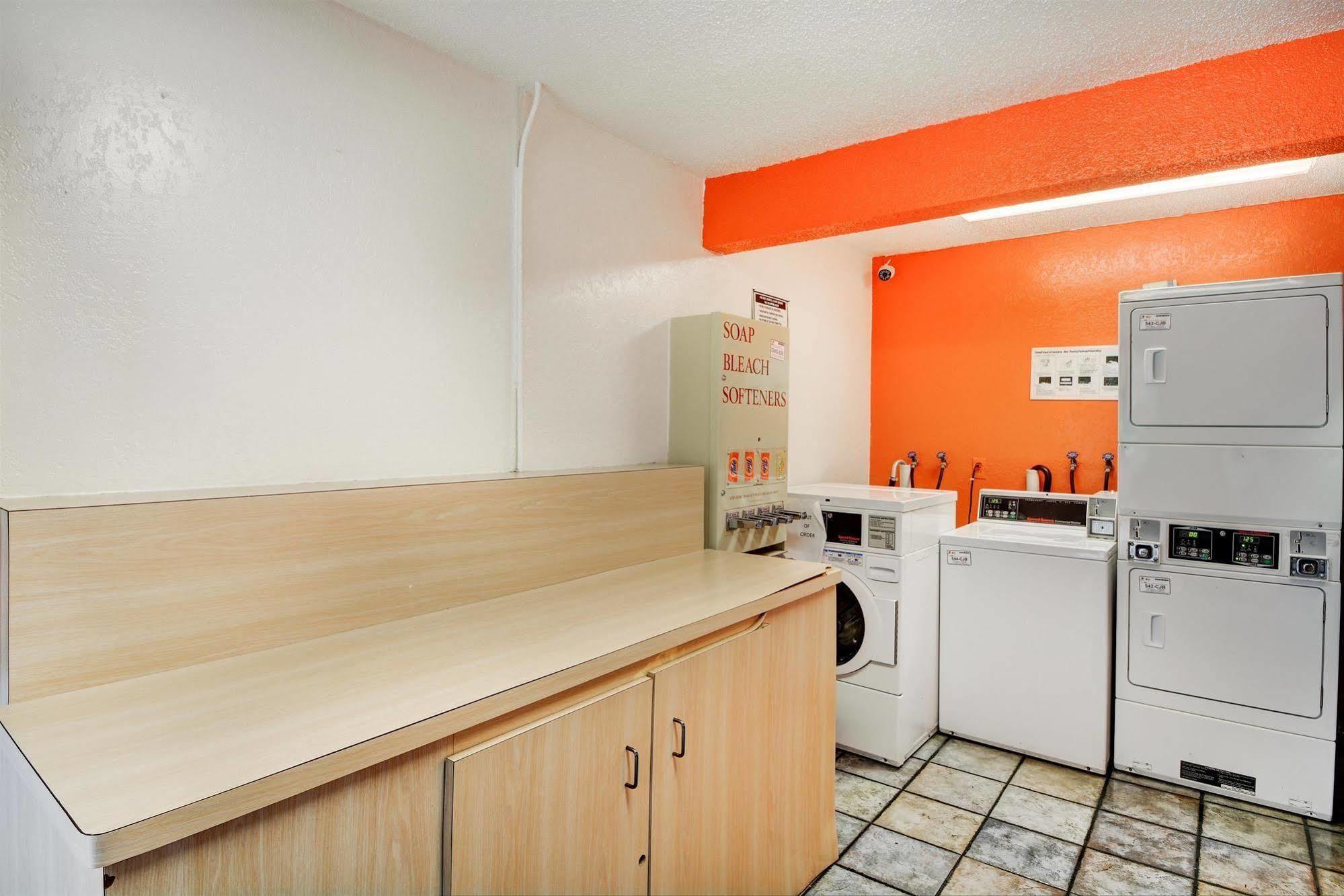 Motel 6-Southington, Ct - Hartford エクステリア 写真